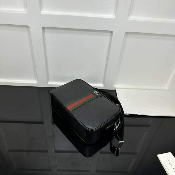 Picture of Gucci Mens Bags _SKUfw203559437fw